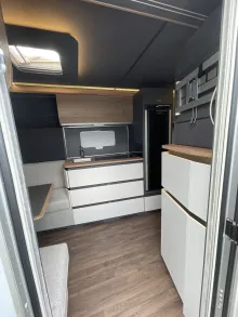 Fahrzeugbild Knaus Azur 500 FU "Abverkaufsstück" mit Tageszul #8