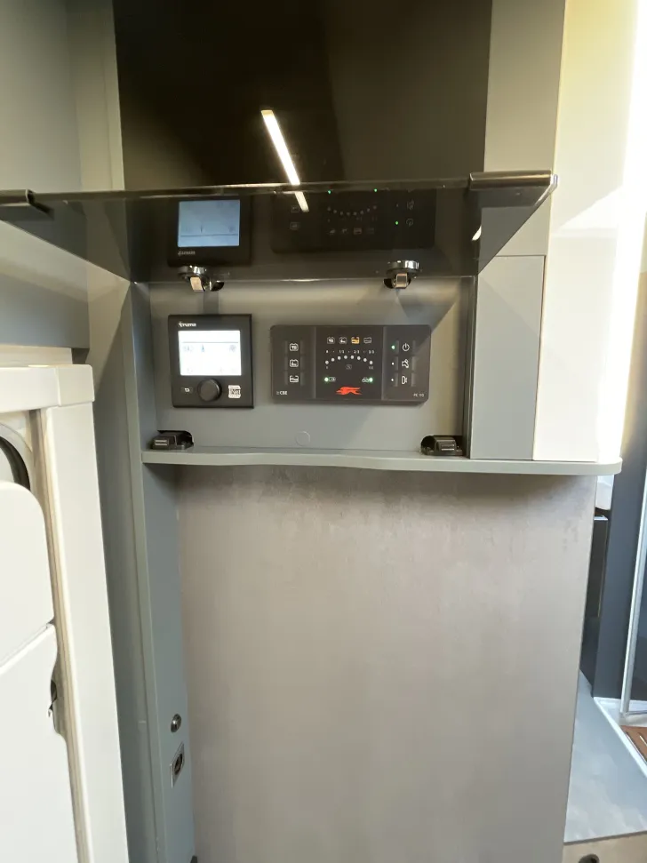 Fahrzeugbild Laika Kosmo L 409 mit Tageszulassung #16