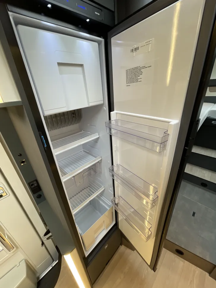 Fahrzeugbild Laika Kosmo L 409 mit Tageszulassung #18