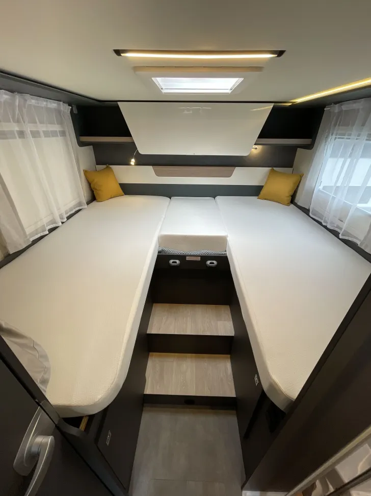 Fahrzeugbild Laika Kosmo L 409 mit Tageszulassung #21