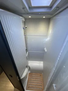 Fahrzeugbild Laika Kosmo L 319 - Einzelbetten mit Hubbett #15