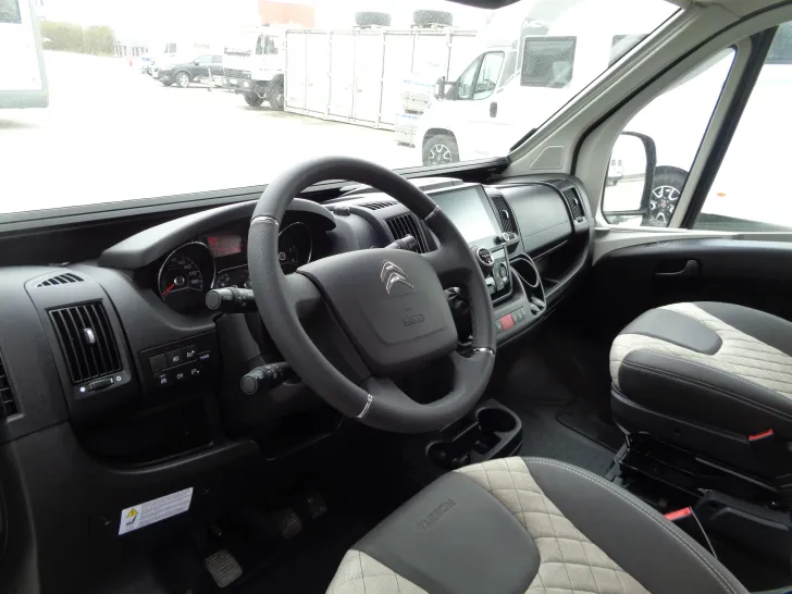 Fahrzeugbild Robeta Kronos Campervan Kat. 3 #11