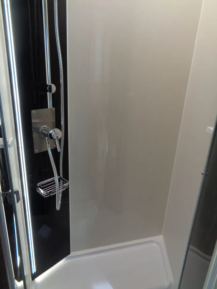 Fahrzeugbild McLouis Mc 4 881 #16