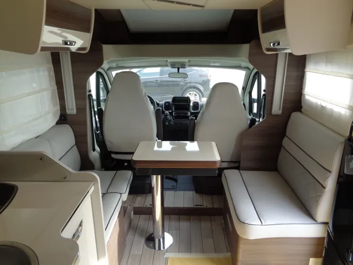 Fahrzeugbild McLouis Mc 4 881 #21