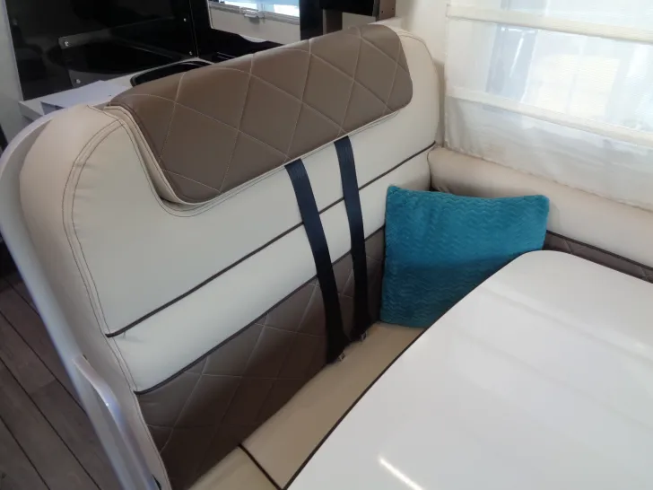 Fahrzeugbild McLouis Mc 4 873 teilintegriert Kat. 2 #12