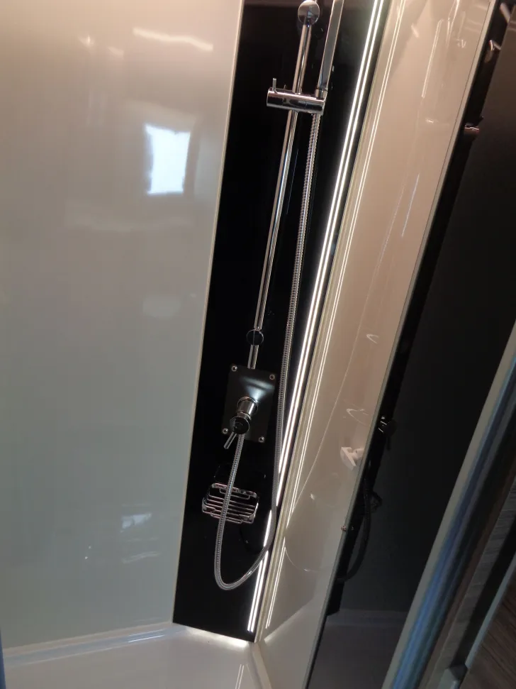 Fahrzeugbild McLouis Mc 4 873 teilintegriert Kat. 2 #17