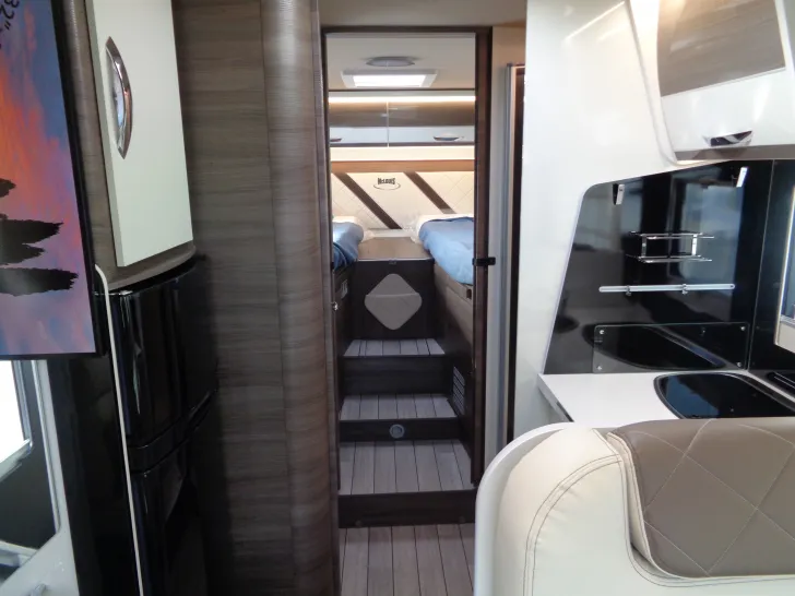 Fahrzeugbild McLouis Mc 4 873 teilintegriert Kat. 2 #18