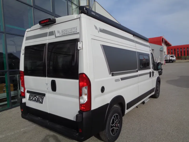 Fahrzeugbild Mobilvetta Admiral K 5.1 Campervan Kat. 3 #8