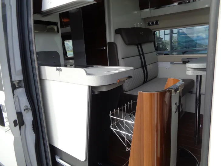 Fahrzeugbild Mobilvetta Admiral K 5.1 Campervan Kat. 3 #11