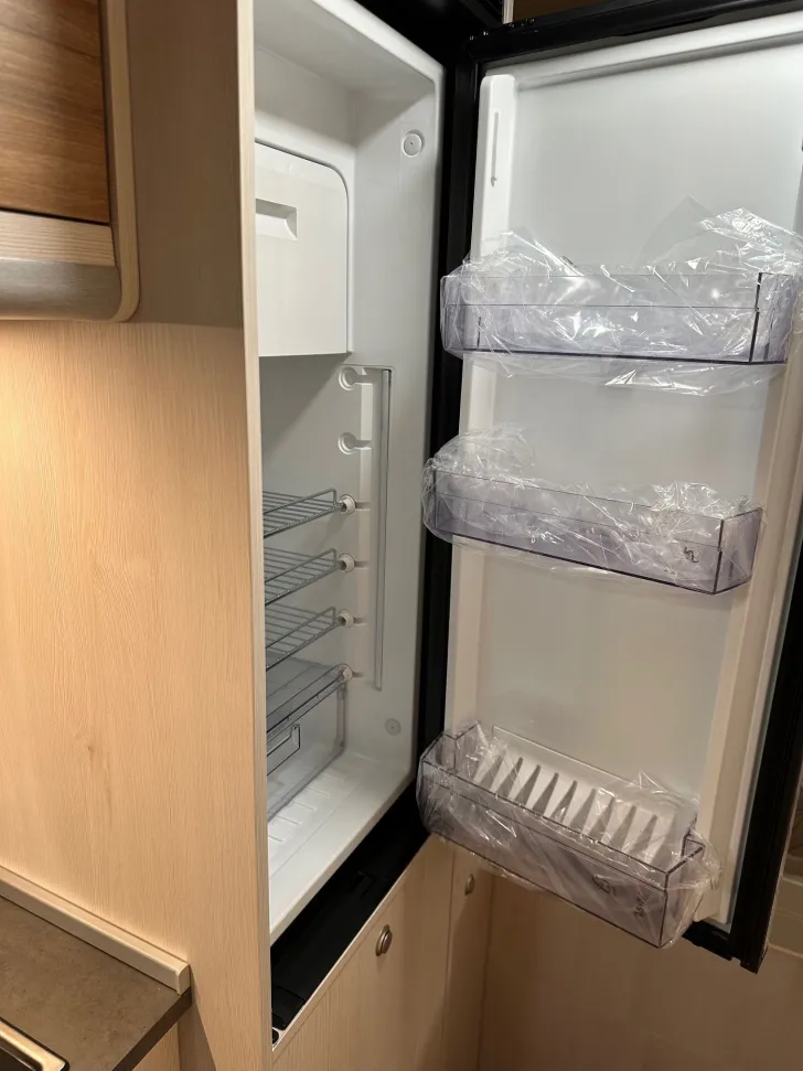 Fahrzeugbild Megamobil MEGA SPORT 640 PEUGEOT 165 PS KW #14