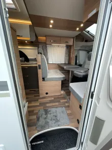 Fahrzeugbild Weinsberg CaraSuite 700 ME - Einzelbetten & Hubbett #8