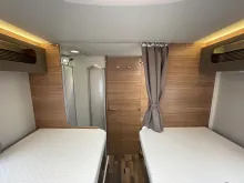 Fahrzeugbild Weinsberg CaraSuite 700 ME - Einzelbetten & Hubbett #18