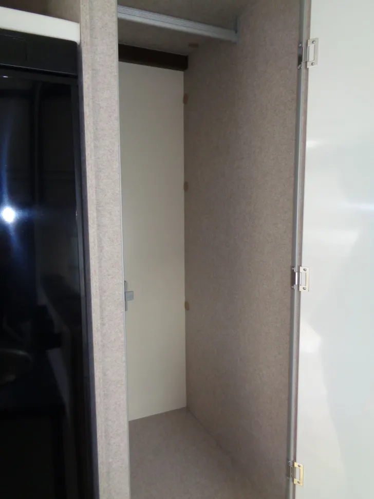 Fahrzeugbild McLouis Glamys 322 Alkoven Kat. 1 #13