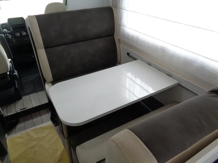 Fahrzeugbild McLouis Glamys 322 Alkoven Kat. 1 #15