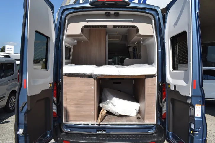 Fahrzeugbild Carado CV 590 4x4 EDITION24 Rückfahrvideo, Dieselheizung #31
