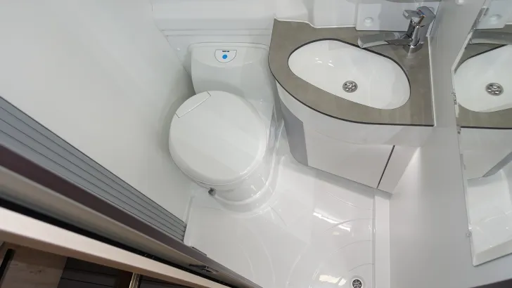 Fahrzeugbild Clever SELECT LINE Runner #17