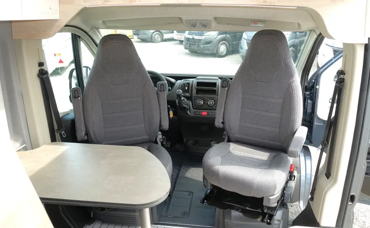 Fahrzeugbild Clever SELECT LINE Runner #16