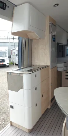 Fahrzeugbild Clever SELECT LINE Runner #18