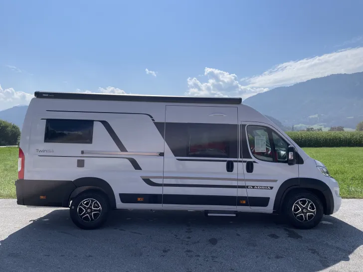 Fahrzeugbild Adria Twin Axess 640 SL #4