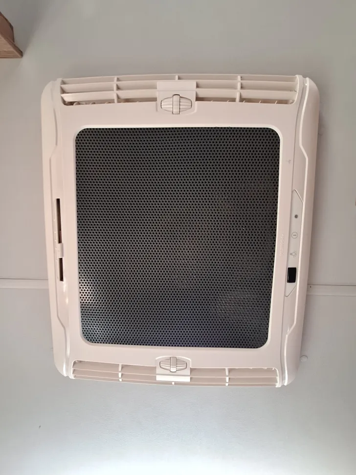 Fahrzeugbild Weinsberg CaraSuite 700 ME - Einzelbetten & Hubbett #23