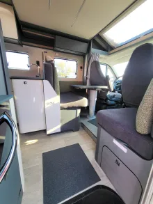 Fahrzeugbild Laika Kosmo L 319 #13