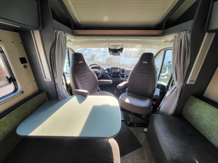 Fahrzeugbild Laika Kosmo L 319 #14