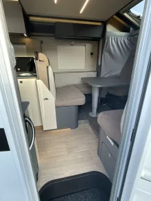 Fahrzeugbild Laika Kosmo L 409 #8