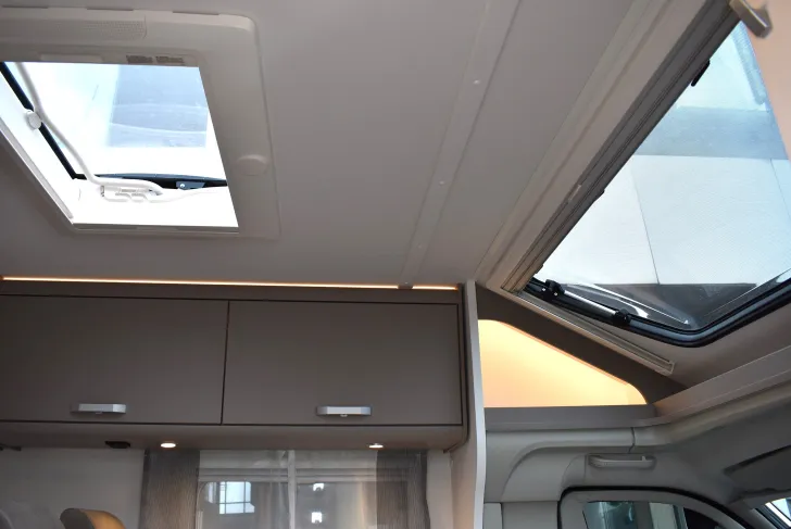 Fahrzeugbild Carado T 135 franz. Bett, 5,94m, E-Heizung #6