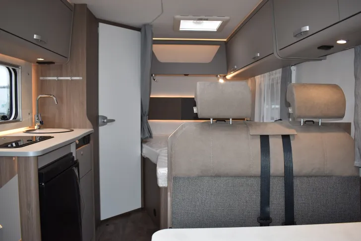 Fahrzeugbild Carado T 135 franz. Bett, 5,94m, E-Heizung #8