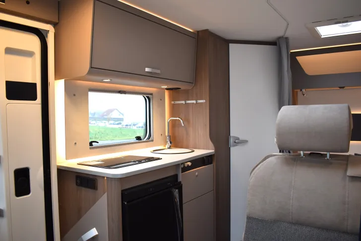 Fahrzeugbild Carado T 135 franz. Bett, 5,94m, E-Heizung #9