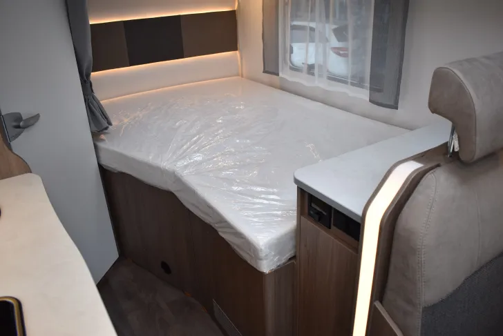 Fahrzeugbild Carado T 135 franz. Bett, 5,94m, E-Heizung #11