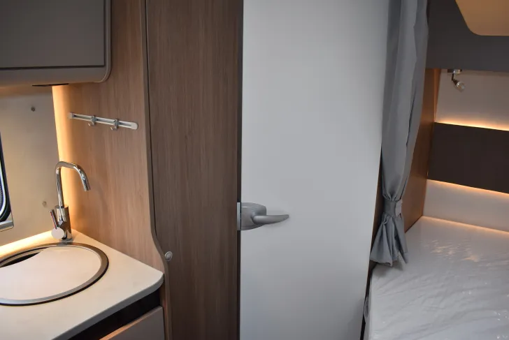 Fahrzeugbild Carado T 135 franz. Bett, 5,94m, E-Heizung #13