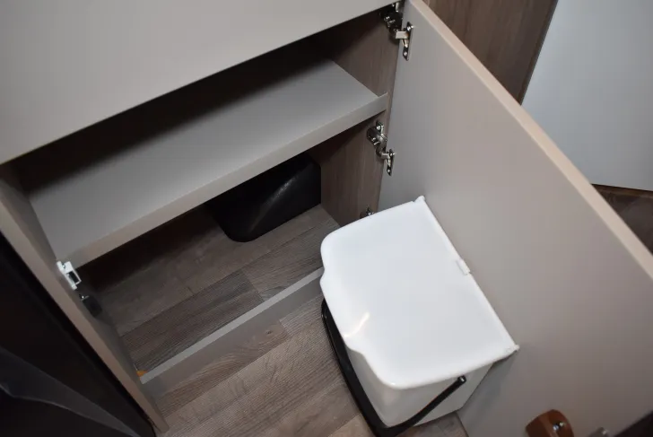 Fahrzeugbild Carado T 135 franz. Bett, 5,94m, E-Heizung #32