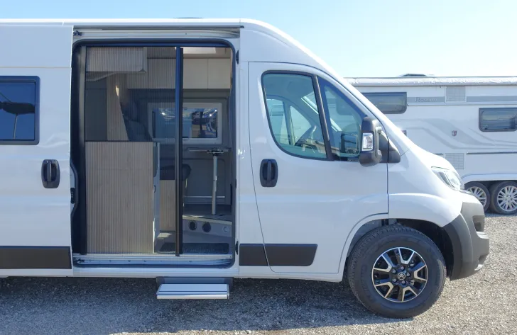 Fahrzeugbild Clever SELECT LINE Celebration 600 #12