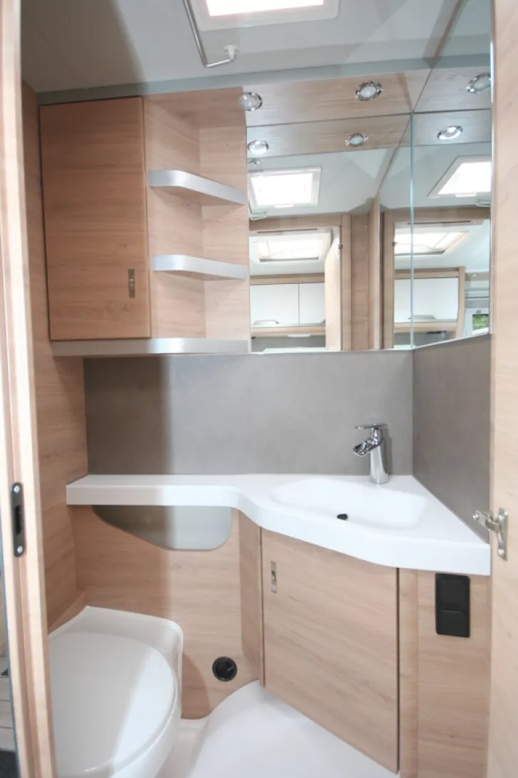 Fahrzeugbild Knaus Südwind 460 EU 60 Years #20