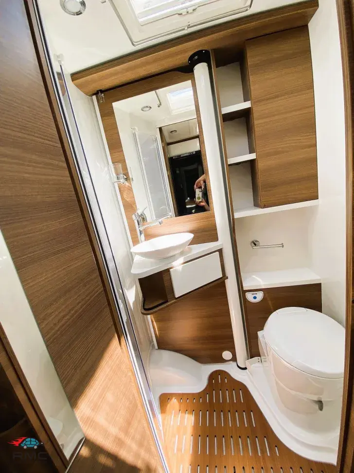 Fahrzeugbild Rapido C 55i #9