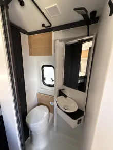 Toilette Adria Twin 640 SGX 60 Years mit Aufstelldach und Automatik
