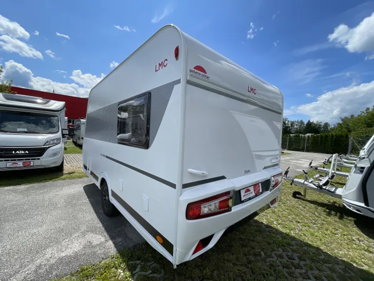 Schräg Hinten LMC Style 400 F - ab Euro 19.900,--