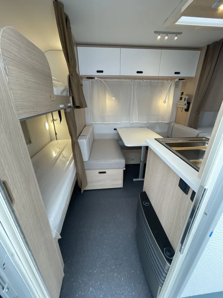 Fahrzeugbild Adria Aviva 472 PK mit Stockbetten #10