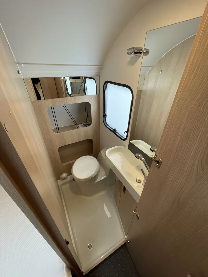 Fahrzeugbild Adria Aviva 472 PK mit Stockbetten #21