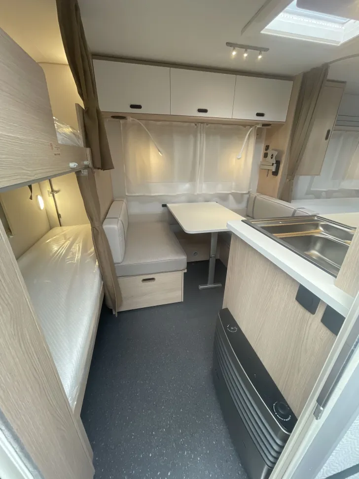 Fahrzeugbild Adria Aviva 472 PK mit Stockbetten #19