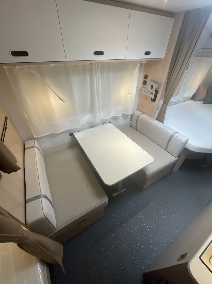 Fahrzeugbild Adria Aviva 472 PK mit Stockbetten #24