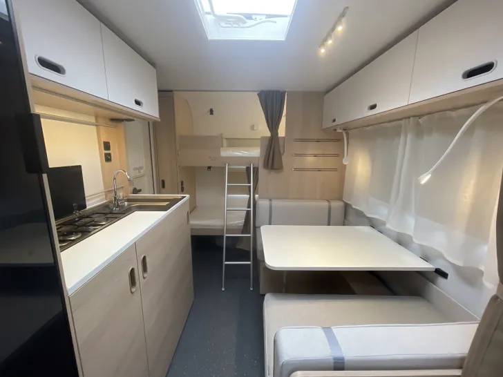 Fahrzeugbild Adria Aviva 472 PK mit Stockbetten #31