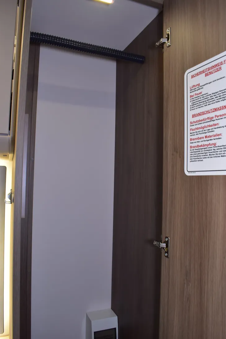 Fahrzeugbild Carado T 135 Pro+ 5,96m, Hubbett, 4 Betten #22