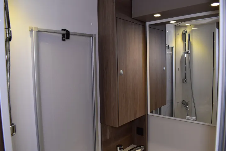 Fahrzeugbild Carado T 135 Pro+ 5,96m, Hubbett, 4 Betten #25