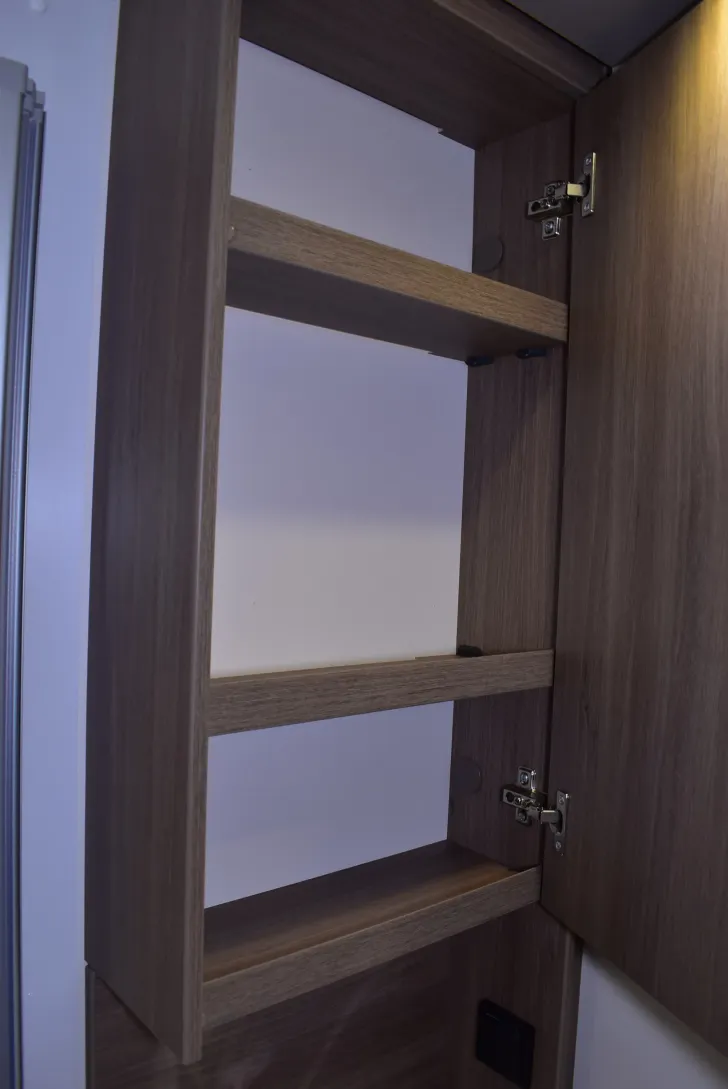 Fahrzeugbild Carado T 135 Pro+ 5,96m, Hubbett, 4 Betten #29