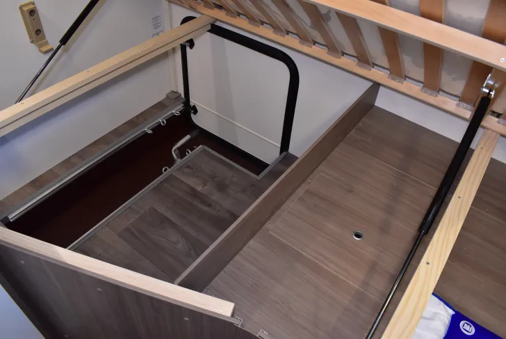 Fahrzeugbild Carado T 135 Pro+ 5,96m, Hubbett, 4 Betten #31