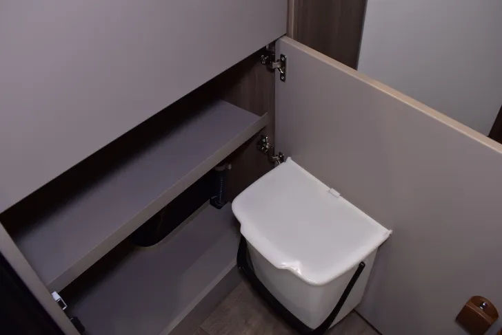 Fahrzeugbild Carado T 135 Pro+ 5,96m, Hubbett, 4 Betten #44