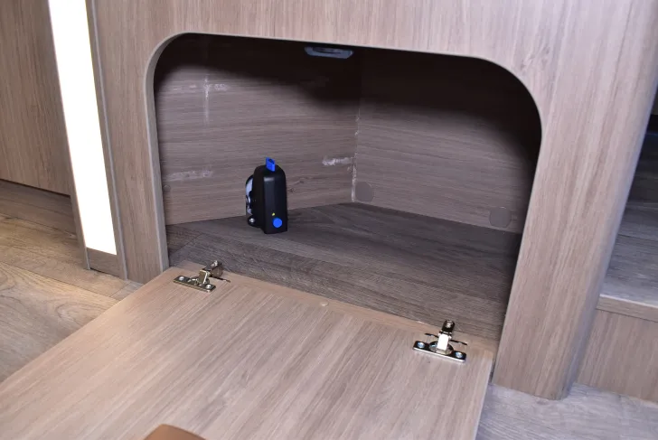 Fahrzeugbild Carado T 135 Pro+ 5,96m, Hubbett, 4 Betten #48