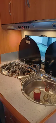 Fahrzeugbild Hobby De Luxe 460 LU #4